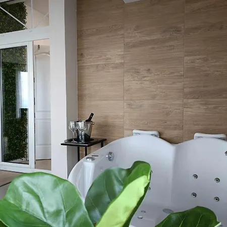 West Panorama Penthouse - With A Fantastic View Of The סזומבאת'לי